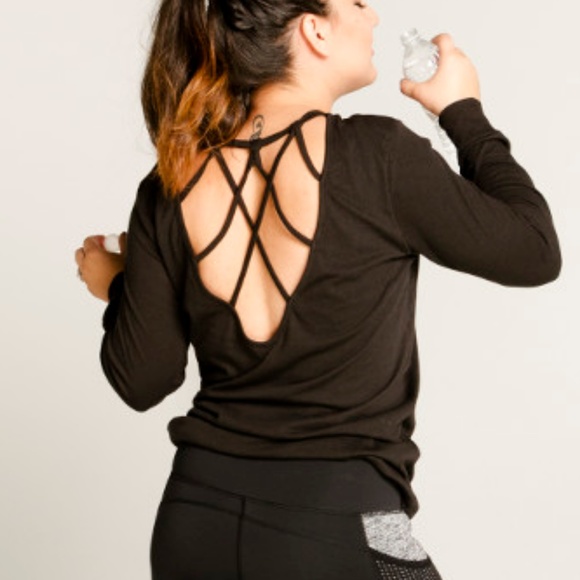 BLACK LONG SLEEVE STRAP BACK CUTOUT TOP - Picture 6 of 6
